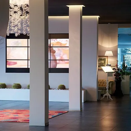 Hotel Plaza 4*