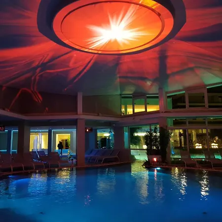 Panoramic Plaza 4*