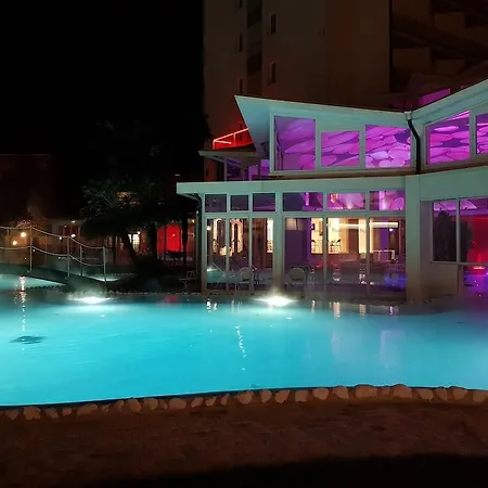 Panoramic Plaza 4*
